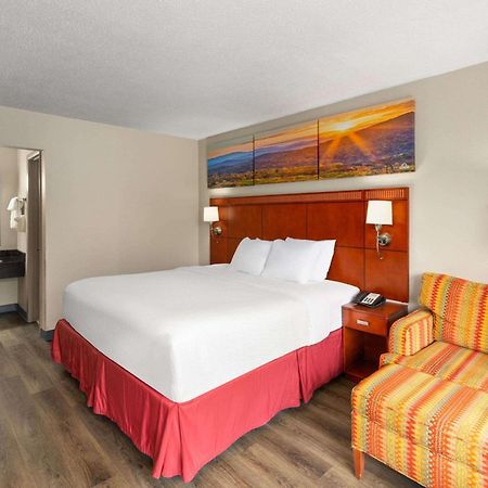 Days Inn By Wyndham Knoxville East Esterno foto